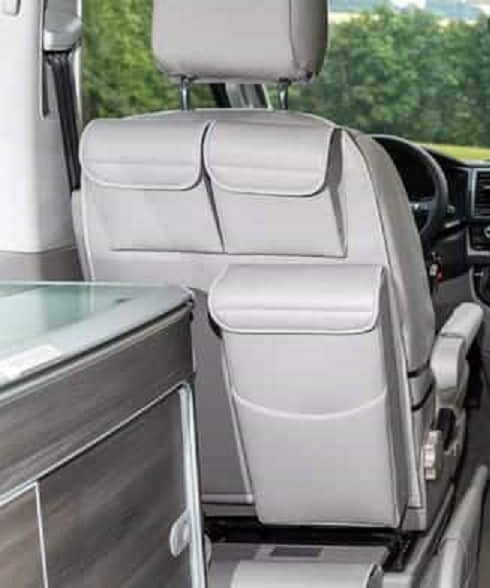 100706751 - Brandrup Utility Taschen für VW T6 / T5 California Sitz im Fahrerhaus mit Multibox für den linken Fahrerhaussitz in Fahrzeugen mit Küchenzeile