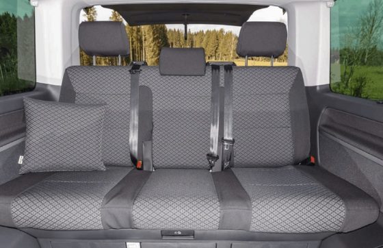 Second Skin Schonbezug für die Sitzbank mit 3 Sitzen ohne Mittelarmlehne im VW T6.1 / T6 Multivan & Beach im Design "Quadratic"
