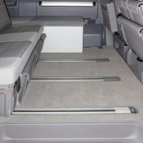 100708617 - Brandrup Teppich (Velours) für Fahrgastraum des VW T6.1 California Beach mit 2er-Bank im Design Palladium - Wiest Online Shop