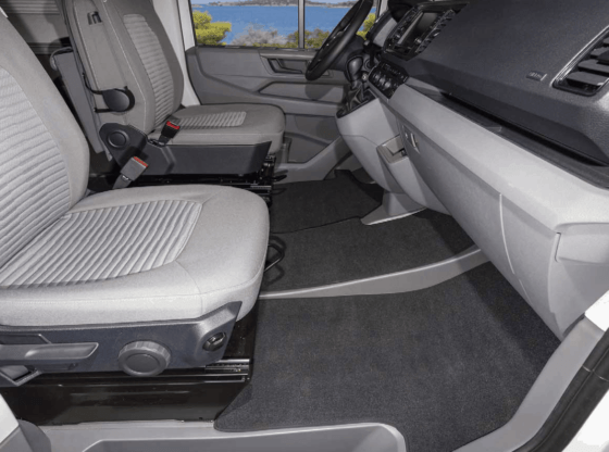 Brandrup Teppiche für das Fahrerhaus im VW Grand California 600 und 680 - Velours! Unser Shop bietet eine große Auswahl an Fahrzeugzubehör