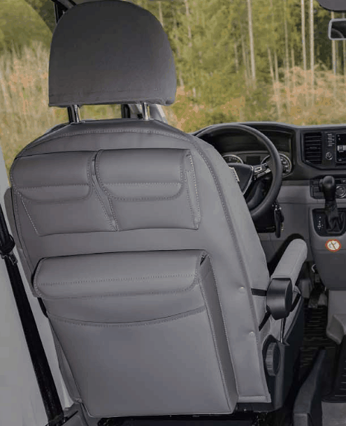Utility mit Multibox Maxi für die Rückenlehne im Fahrerhaus des VW Grand California 600 und 680