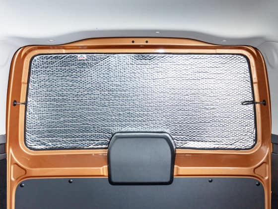 Brandrup ISOLITE Inside für das Fenster in der Heckklappe des VW Caddy 5 / Caddy California mit kurzem / langem Radstand