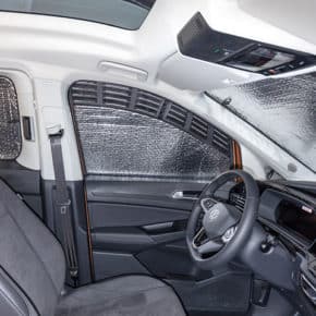 Brandrup ISOLITE Inside Isolierung für Seitenfenster im Fahrerhaus der VW Caddy 5 oder Caddy California mit Einsatz zur Lüftung