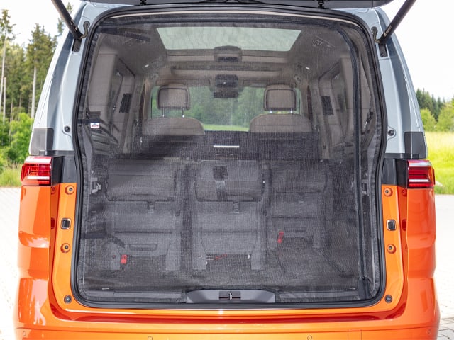FLYOUT mosquito net for the tailgate opening VW T7