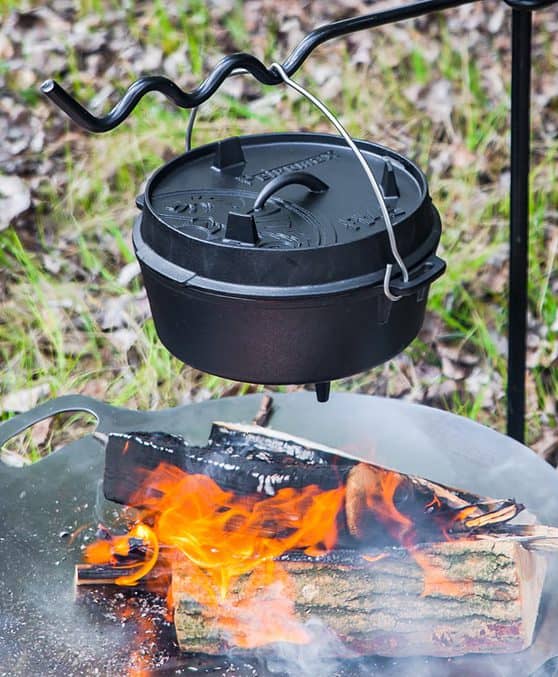 Petromax Feuertopf FT4.5 - Dutch oven - Gusseisern mit Deckel - Optimal für Feuerstellen im Campingurlaub | Wiest Online Shop für Camper