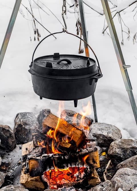 Petromax fire pot FT6 hanging - Dutch oven - cast iron with lid - ideal for fireplaces on camping holidays | Wiest online shop for campers