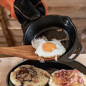 Petromax fire pan FP15H-T - cast iron pan - ideal for fireplaces on camping holidays | Wiest online shop for campers and van equipment