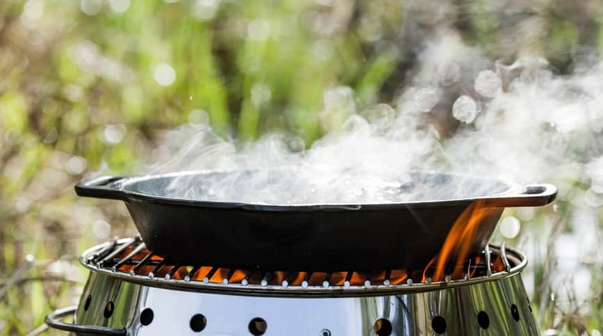 Petromax fire pan FP30H-T - cast iron pan - ideal for fireplaces on camping holidays | Wiest online shop for campers and van equipment
