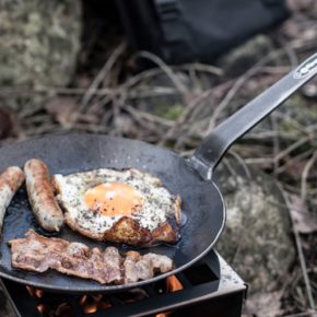 Petromax wrought-iron pan SP20 - Optimal for searing at fireplaces on camping holidays | Wiest online shop for campers