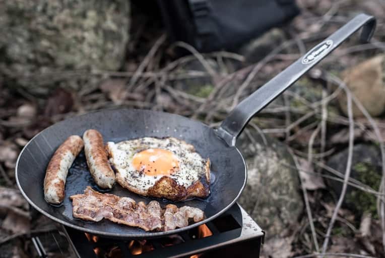 Petromax wrought-iron pan SP20 - Optimal for searing at fireplaces on camping holidays | Wiest online shop for campers