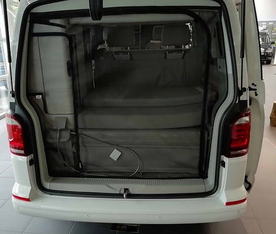 Brandrup Set-Angebot für die Heckklappe im VW T6.1/T6/T5 - Moskitonetz mit Rundbogentür und Airsafe Heckklappenaufsteller aus V2A-Stahl