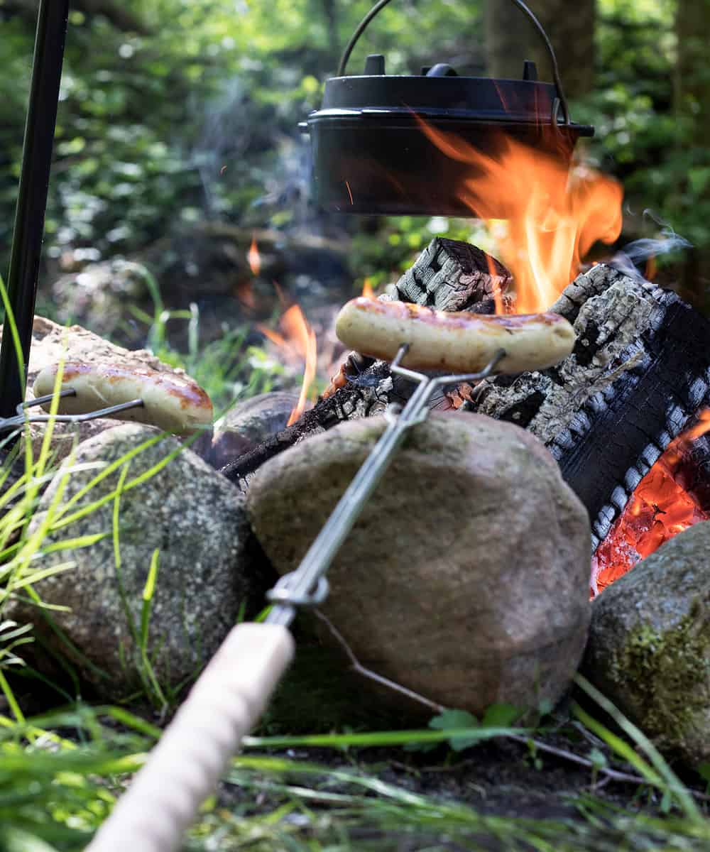 Petromax Campfire Skewer long prongs in action