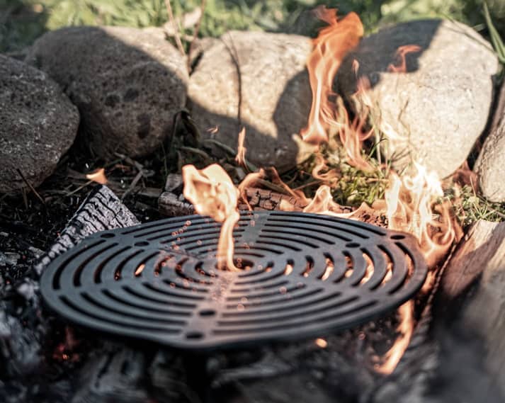 Petromax Cast Iron Stacking Grate - Large Version - Can be used individually or with Dutch Oven FT12 | The Wiest online shop for camper and van equipment offers a large selection of products for every adventure